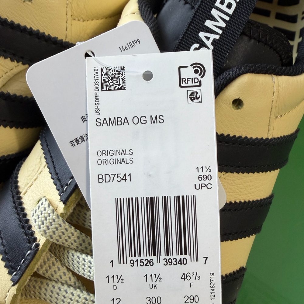 NWT Adidas Samba OG MS in pale Yellow and Black - Picture 3 of 5